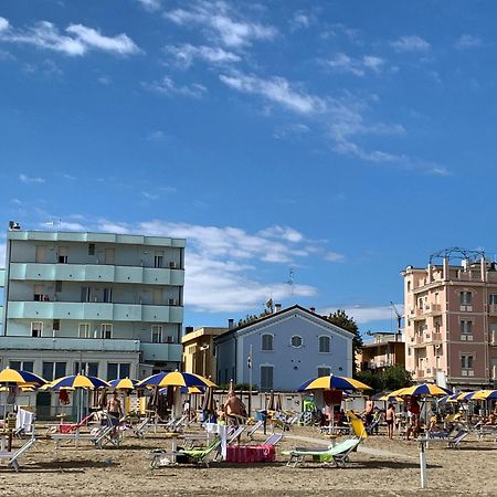 Hotel Acquamarina Viserba ริมินี ภายนอก รูปภาพ