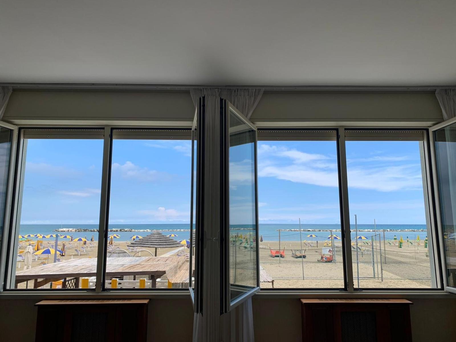 Hotel Acquamarina Viserba ริมินี ภายนอก รูปภาพ