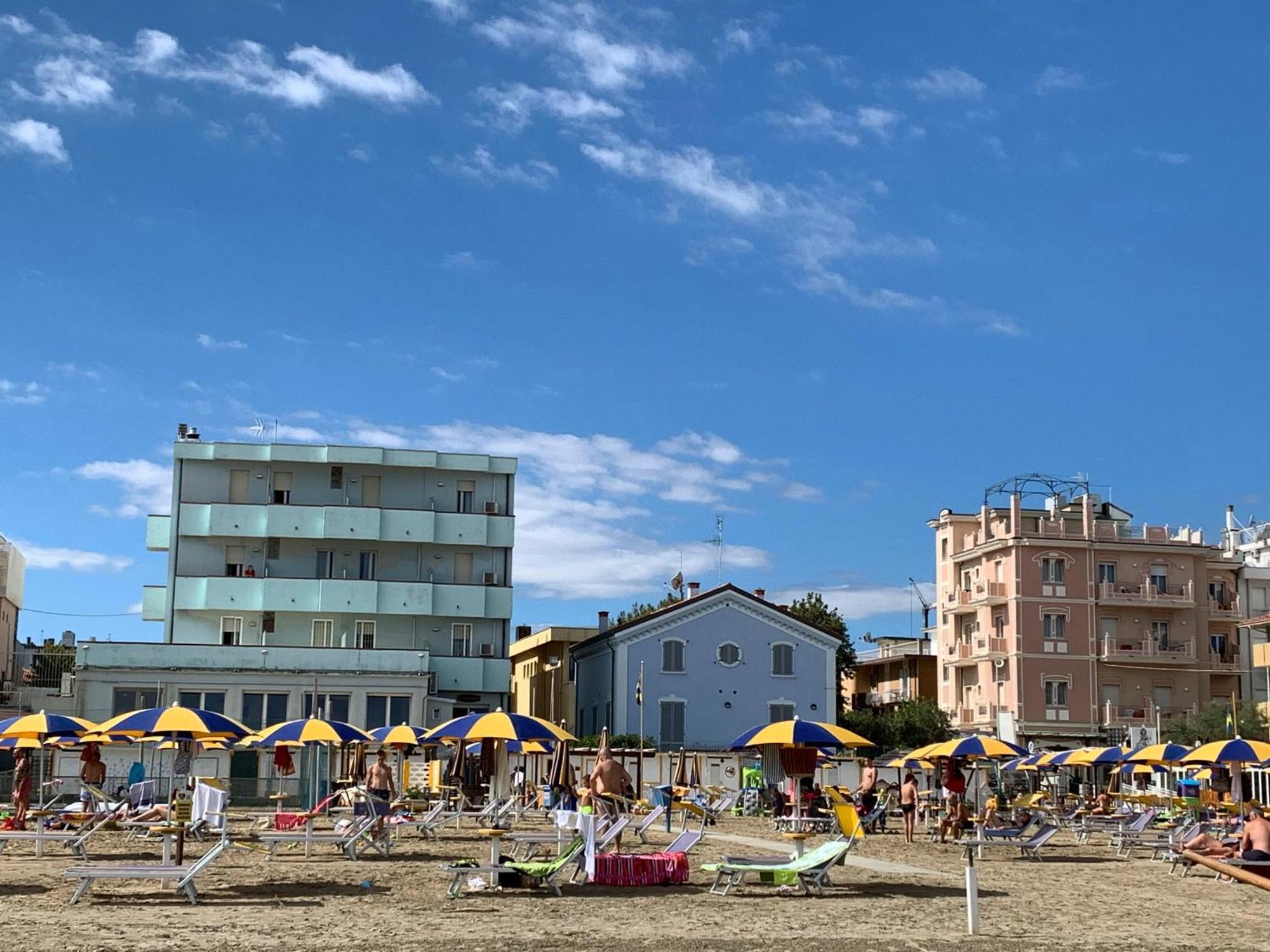 Hotel Acquamarina Viserba ริมินี ภายนอก รูปภาพ