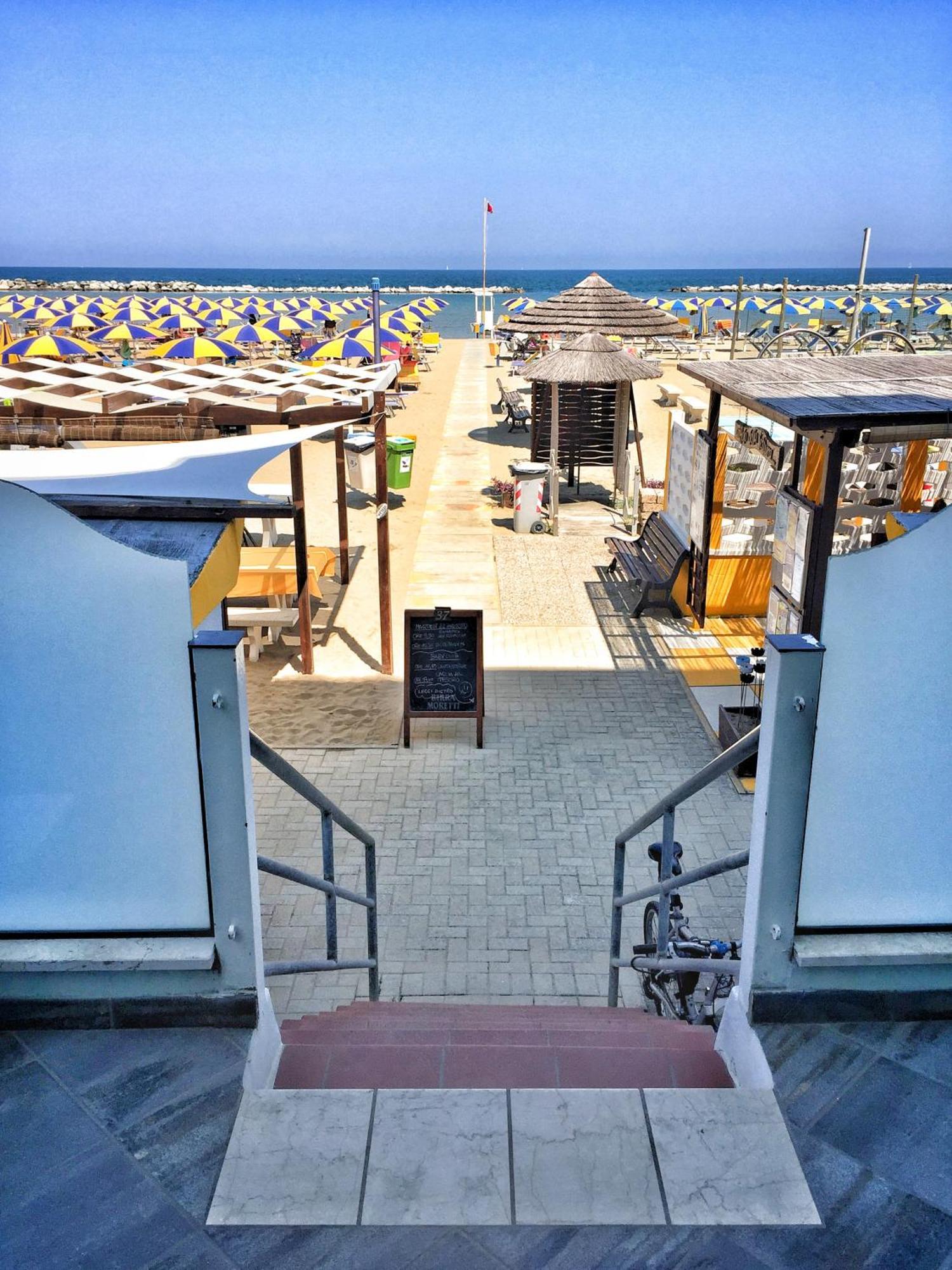 Hotel Acquamarina Viserba ริมินี ภายนอก รูปภาพ