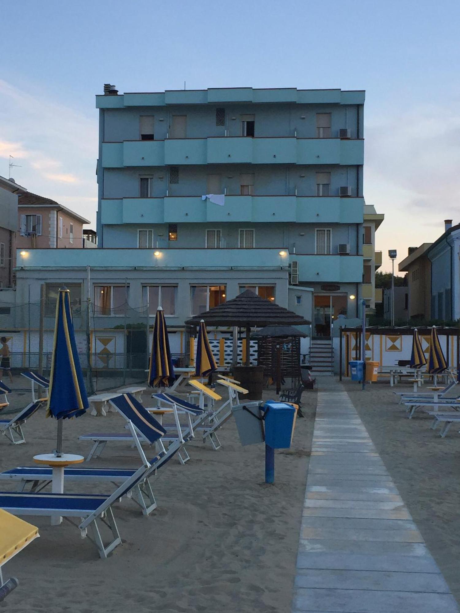 Hotel Acquamarina Viserba ริมินี ภายนอก รูปภาพ