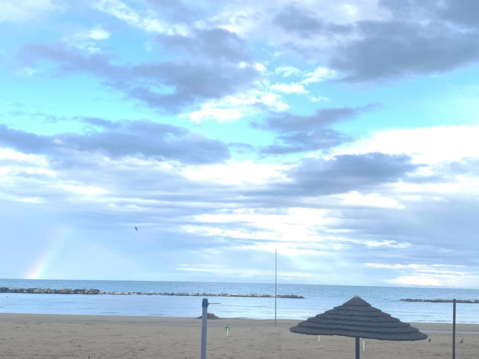 Hotel Acquamarina Viserba ริมินี ภายนอก รูปภาพ